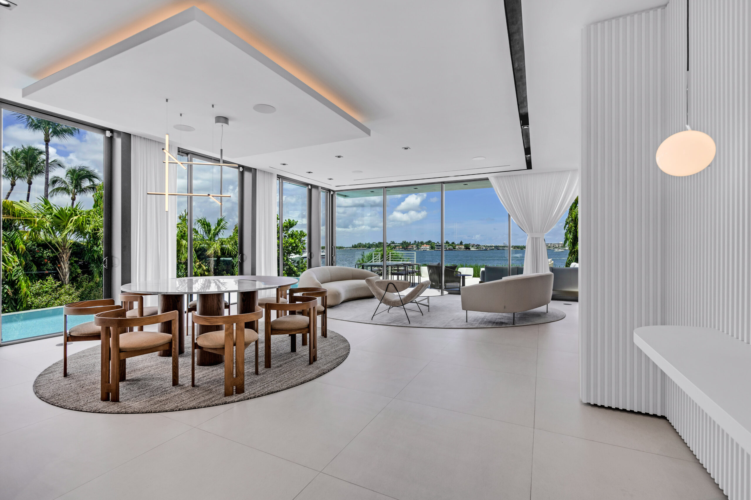 Short-term luxury property management service