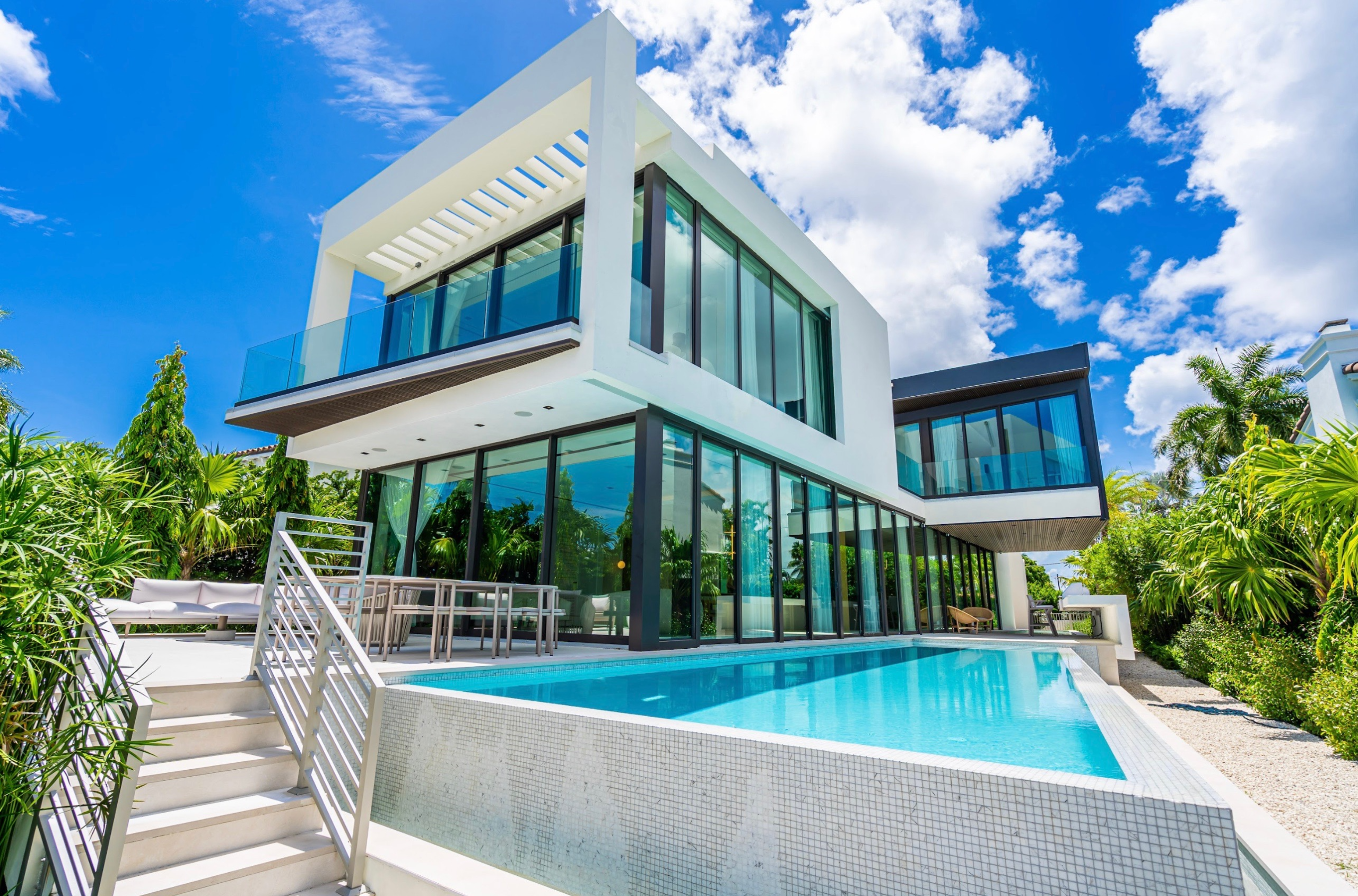 Long-term luxury property management service